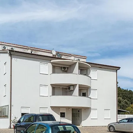 2 Bedroom Beautiful In דירה *