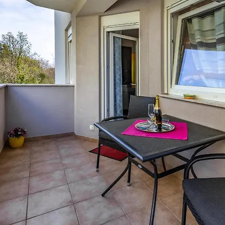 2 Bedroom Beautiful In *