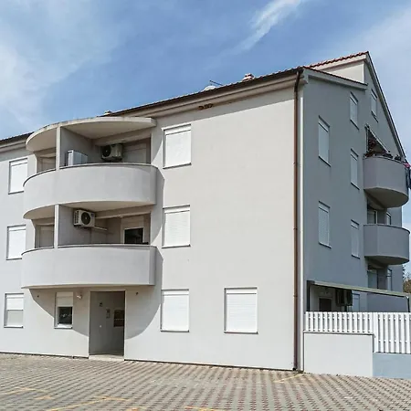 דירה 2 Bedroom Beautiful In